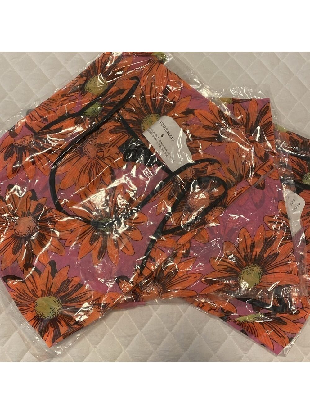 PRICE IS FIRM! BRAND NEW Angie Sleeveless Hi-Lo Tank Tops - Picture 4 of 10
